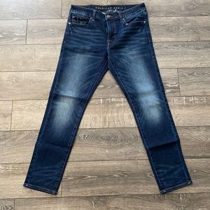Men’s American Eagle jeans.